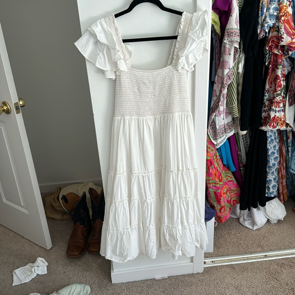 LUCY IN PARIS White Flutter Sleeve Dress